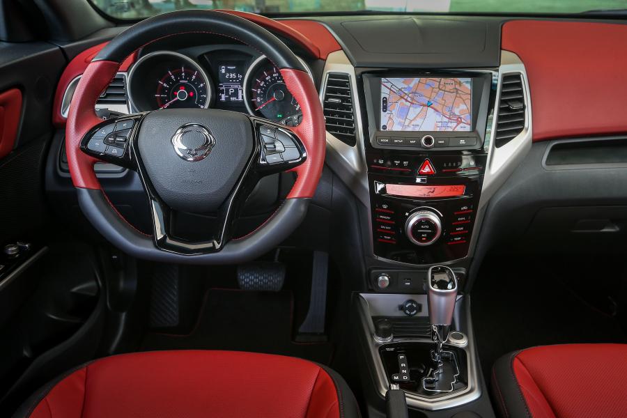  SsangYong Tivoli 2015 года  (фото 23 из 30)